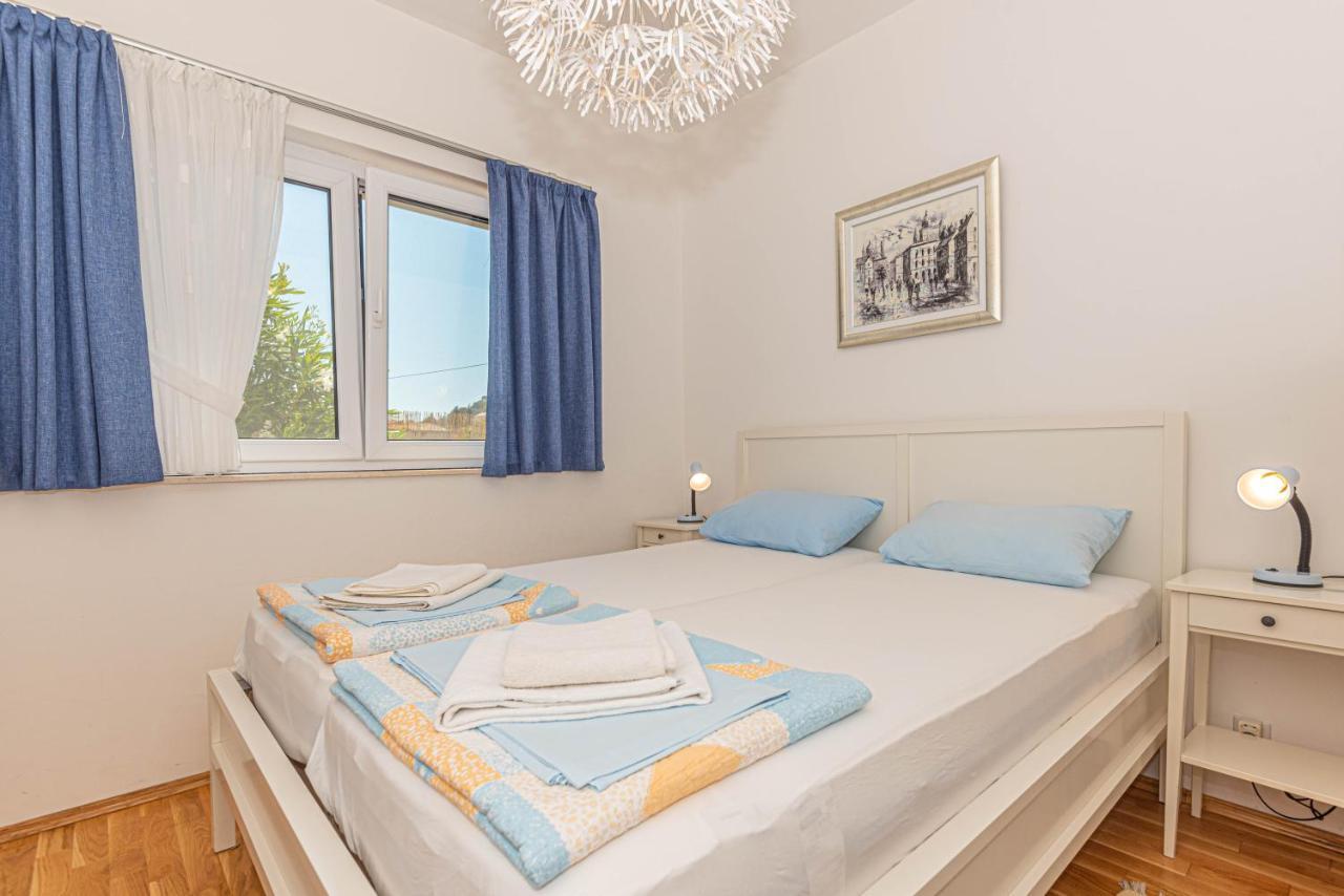 Apartments Villa Tribunj Tribalj Extérieur photo