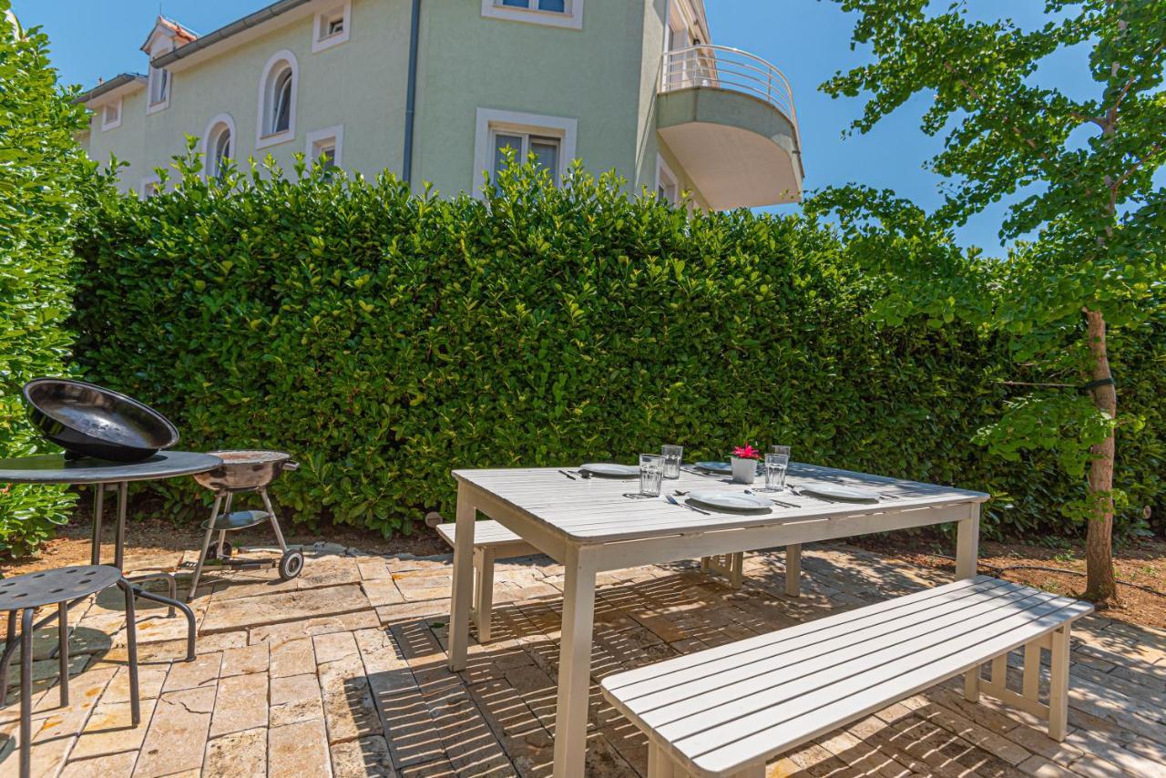 Apartments Villa Tribunj Tribalj Extérieur photo