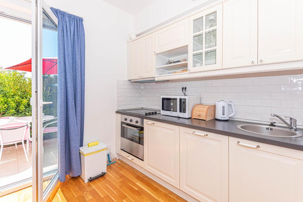 Apartments Villa Tribunj Tribalj Extérieur photo