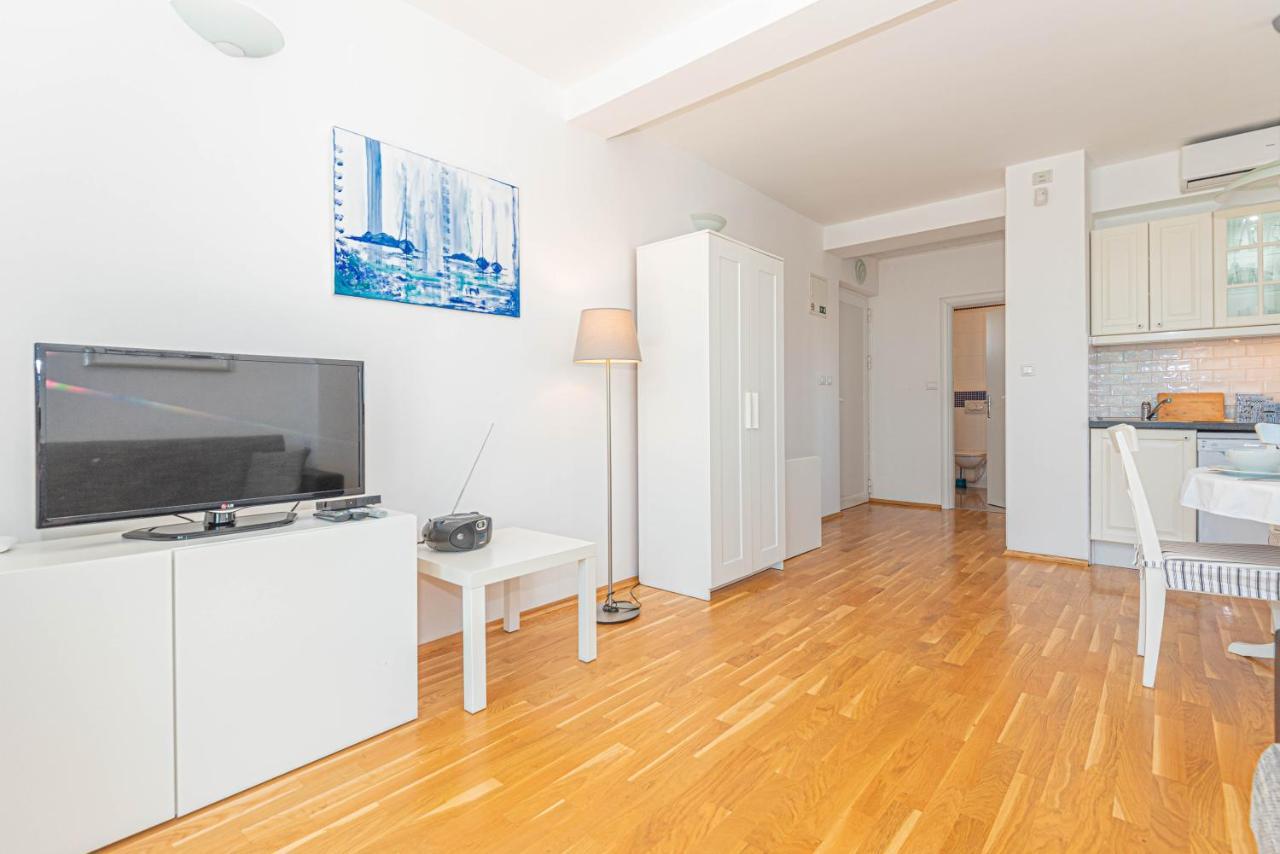 Apartments Villa Tribunj Tribalj Extérieur photo