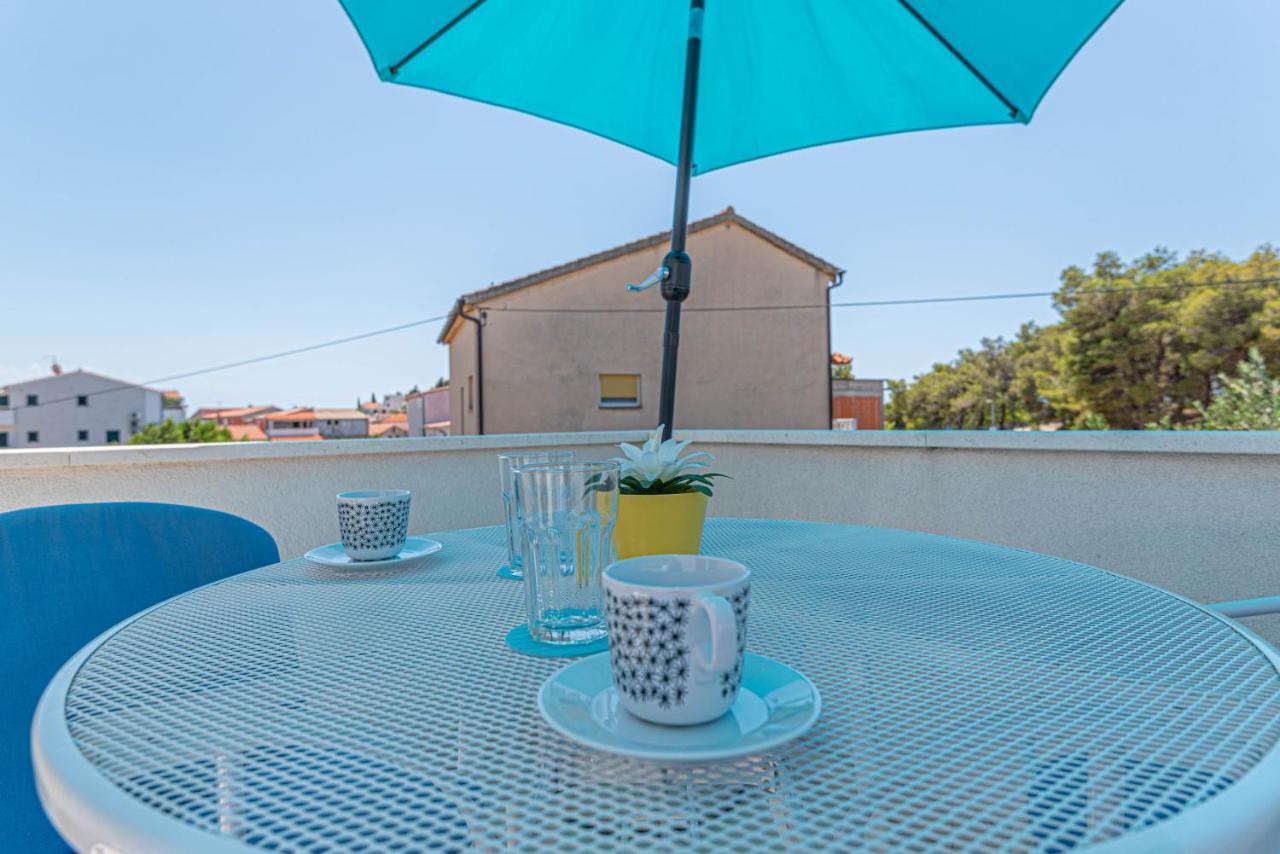 Apartments Villa Tribunj Tribalj Extérieur photo