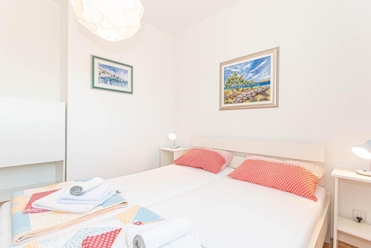 Apartments Villa Tribunj Tribalj Extérieur photo