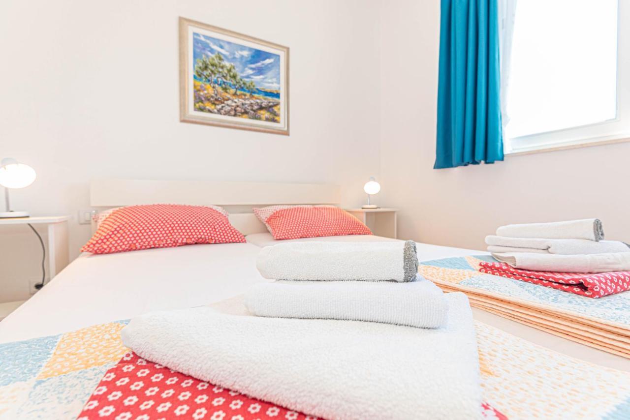 Apartments Villa Tribunj Tribalj Extérieur photo