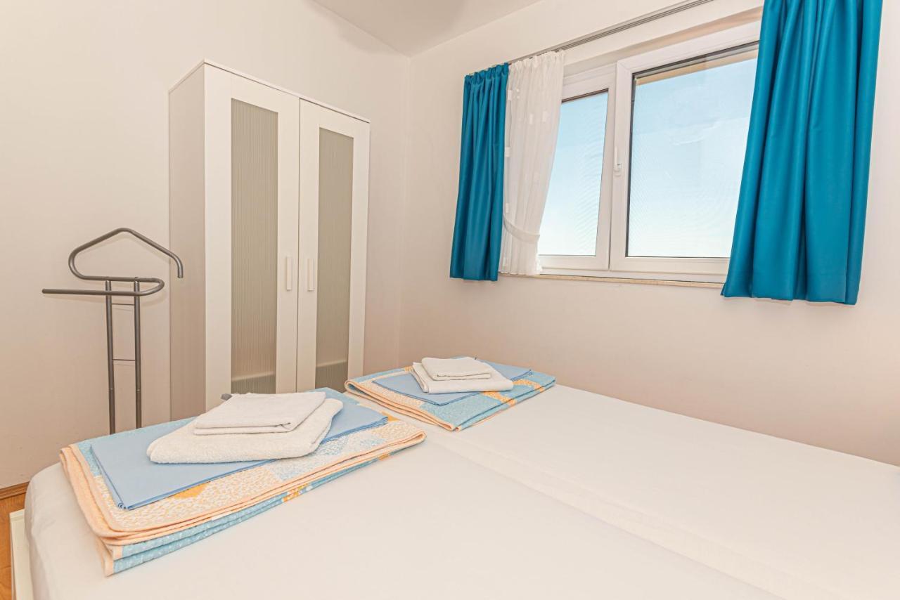 Apartments Villa Tribunj Tribalj Extérieur photo