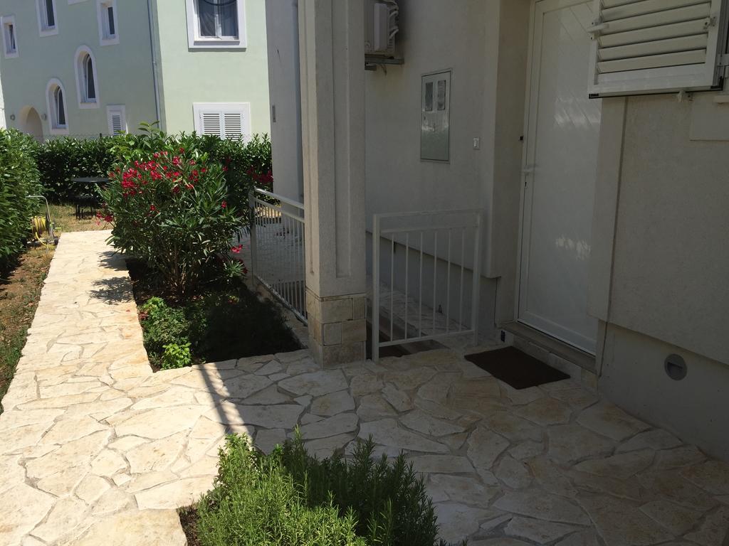 Apartments Villa Tribunj Tribalj Extérieur photo