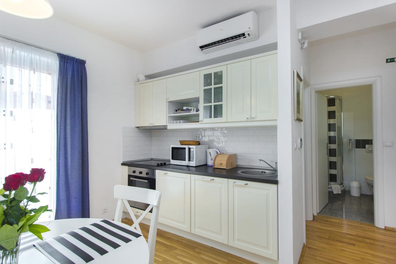 Apartments Villa Tribunj Tribalj Extérieur photo