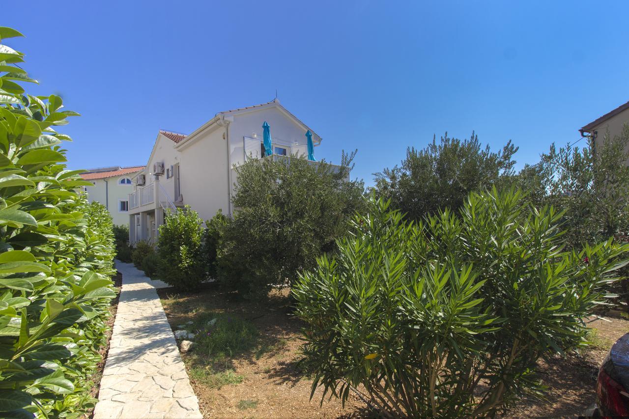 Apartments Villa Tribunj Tribalj Extérieur photo