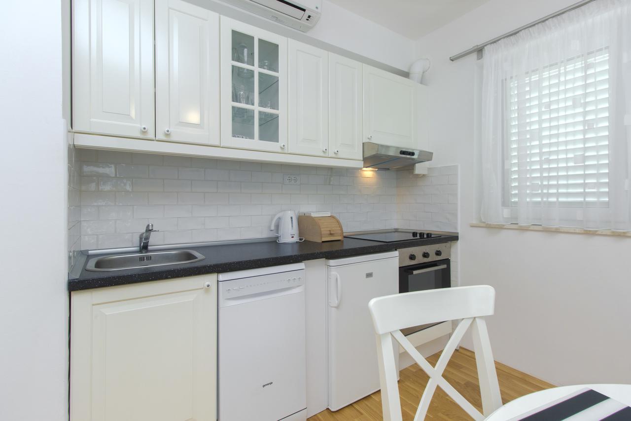 Apartments Villa Tribunj Tribalj Extérieur photo