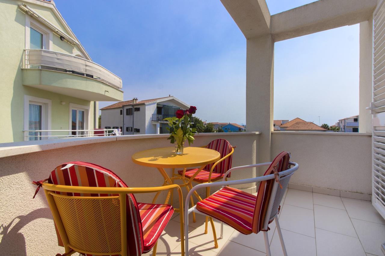 Apartments Villa Tribunj Tribalj Extérieur photo