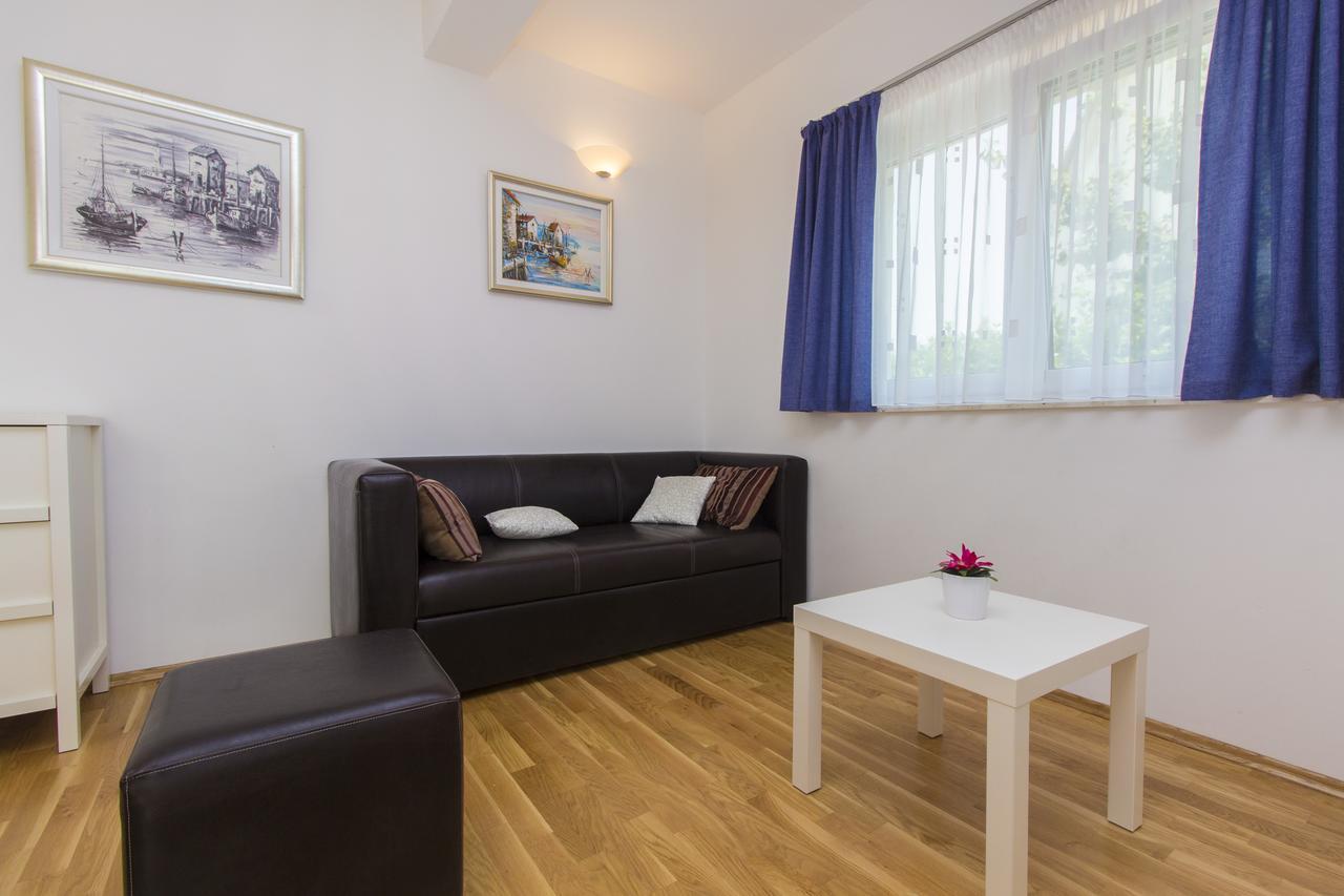 Apartments Villa Tribunj Tribalj Extérieur photo